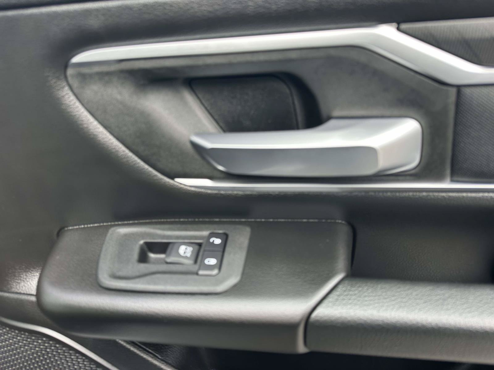 Used 2025 RAM 1500 Big Horn AWD/4WD image 29
