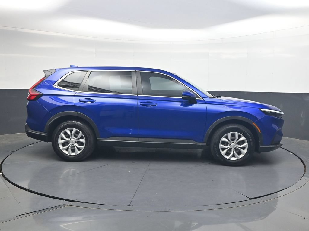 Used 2023 Honda CR-V LX image 3