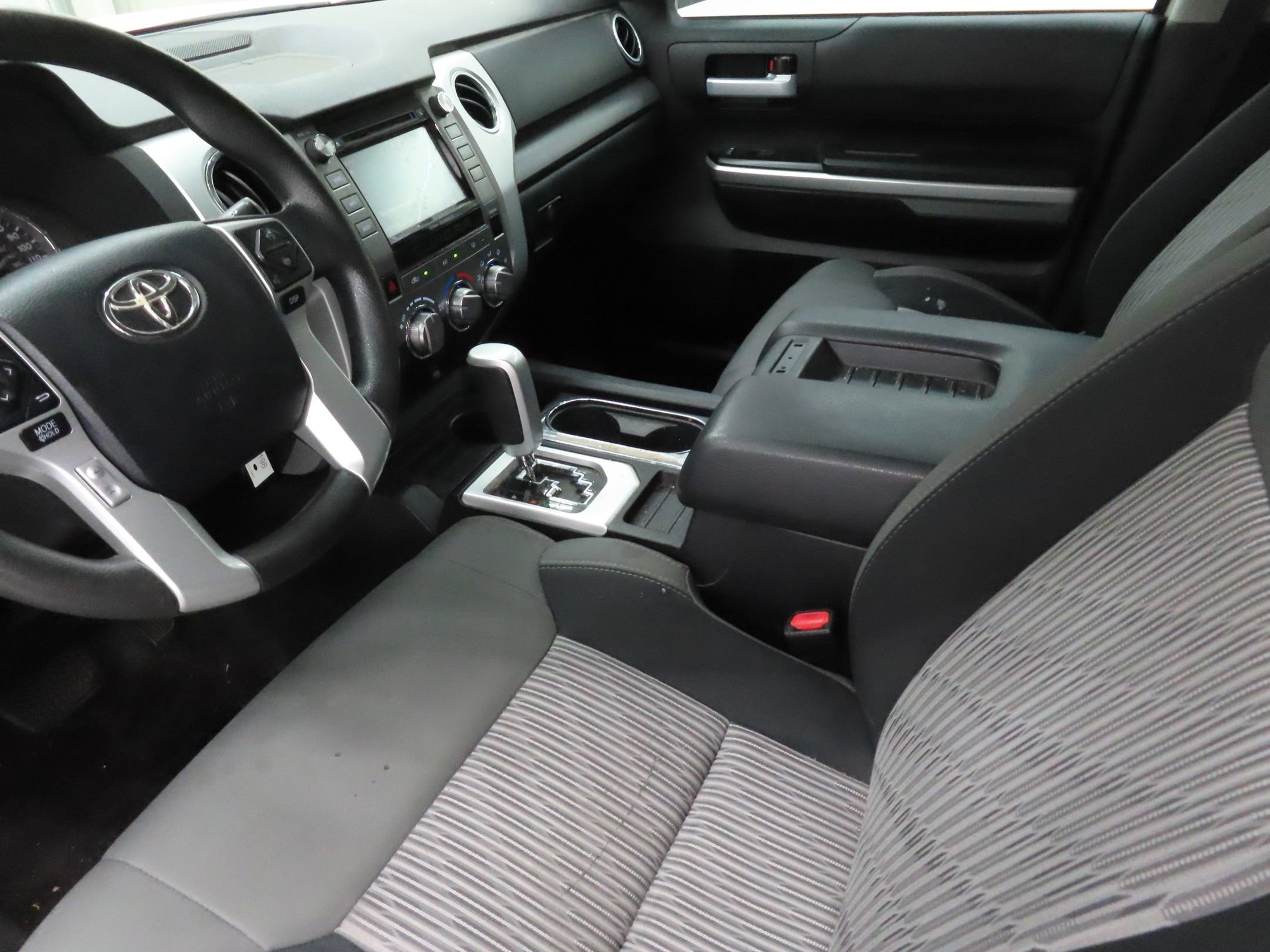 Used 2017 Toyota Tundra SR5 w/ SR5 Upgrade Package RWD image 21
