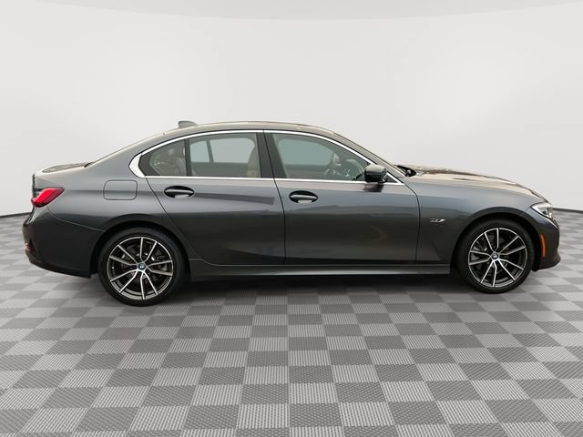 Used 2022 BMW 330e xDrive w/ Driving Assistance Package AWD/4WD image 5