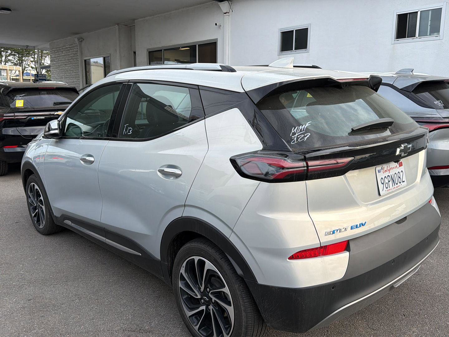 Used 2023 Chevrolet Bolt EUV Premier w/ Sun & Sound Package image 8