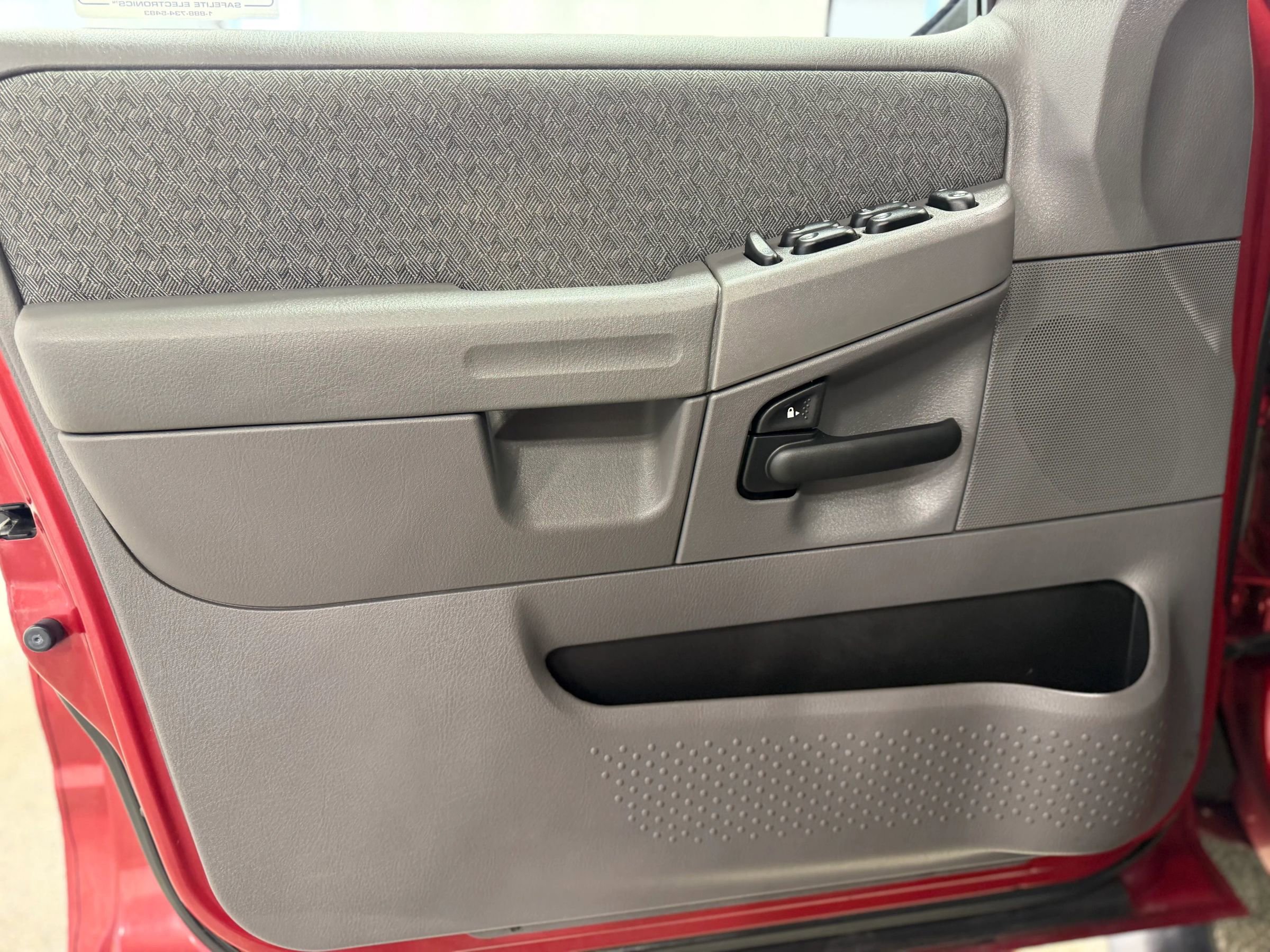 Used 2002 Ford Explorer XLS AWD/4WD image 11