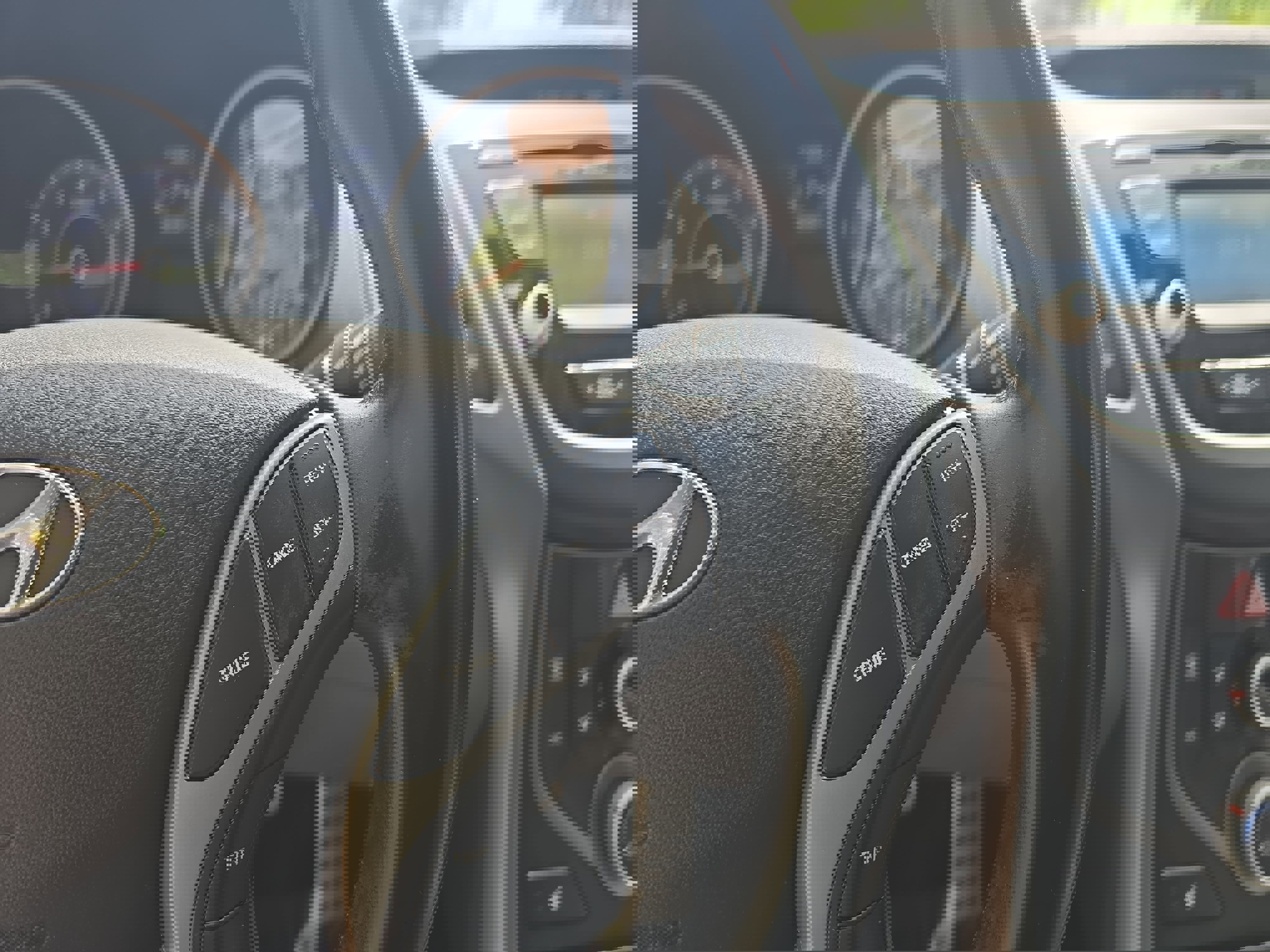 Used 2015 Hyundai Elantra Sport FWD image 17