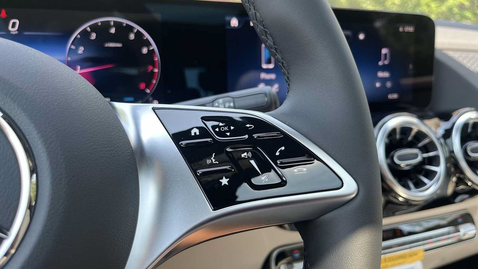 New 2026 Mercedes-Benz GLA 250 4MATIC image 42