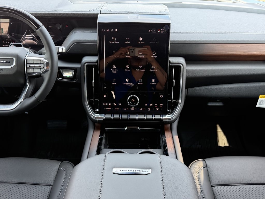 New 2027 GMC Yukon Denali w/ Denali Reserve Package AWD/4WD image 13
