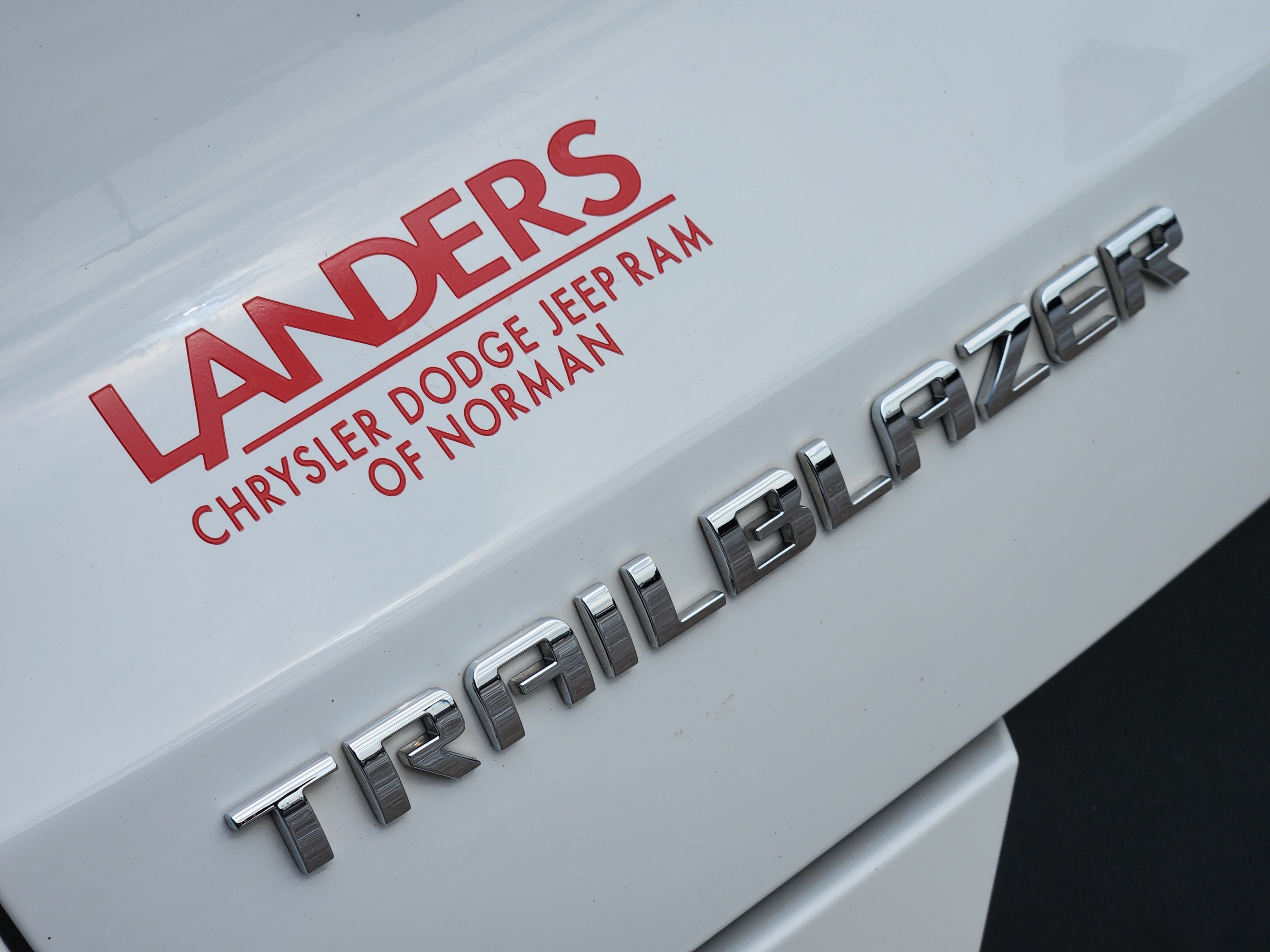 Used 2022 Chevrolet TrailBlazer LT w/ Convenience Package FWD image 12