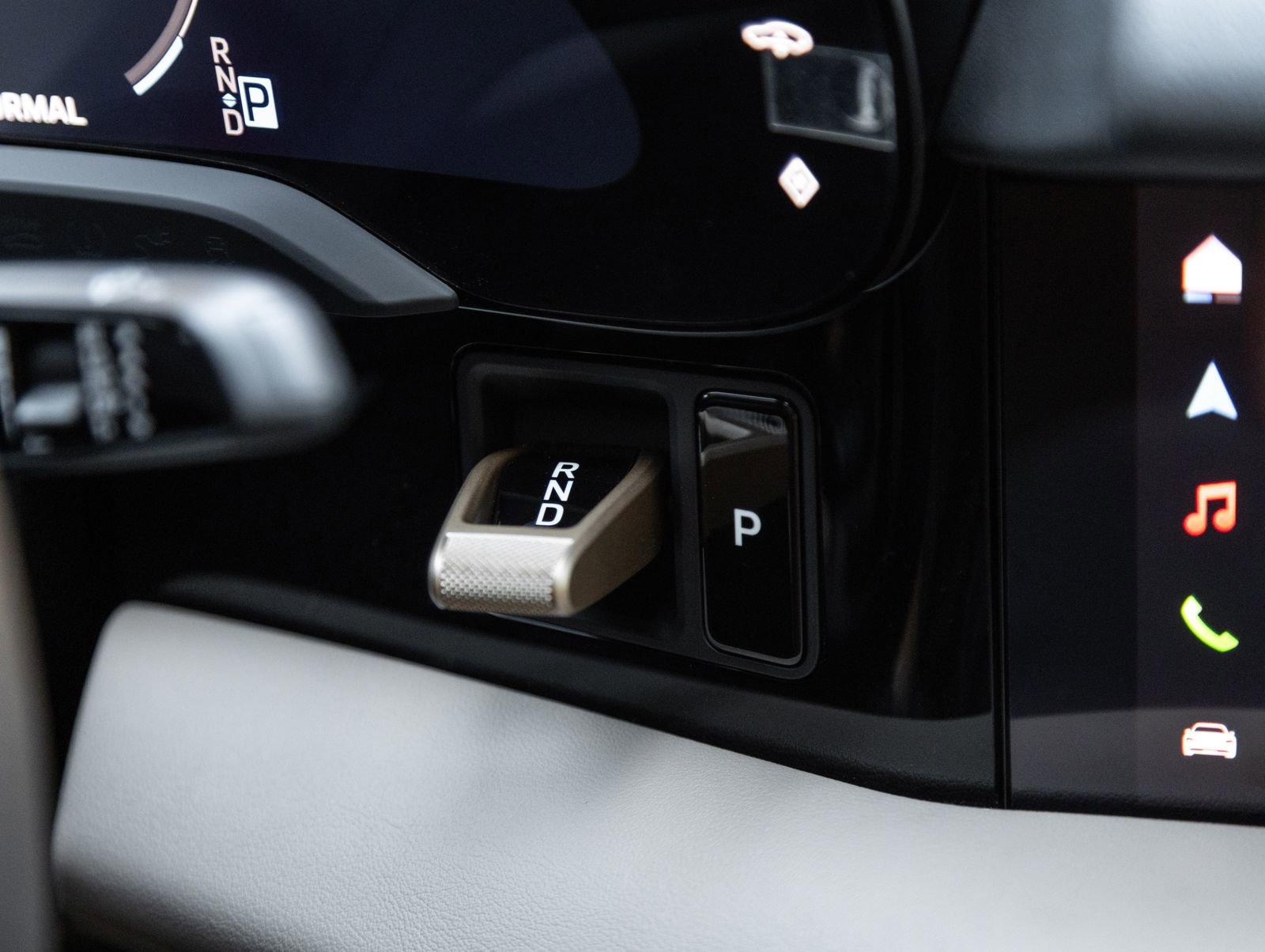 New 2026 Porsche Taycan 4S image 18