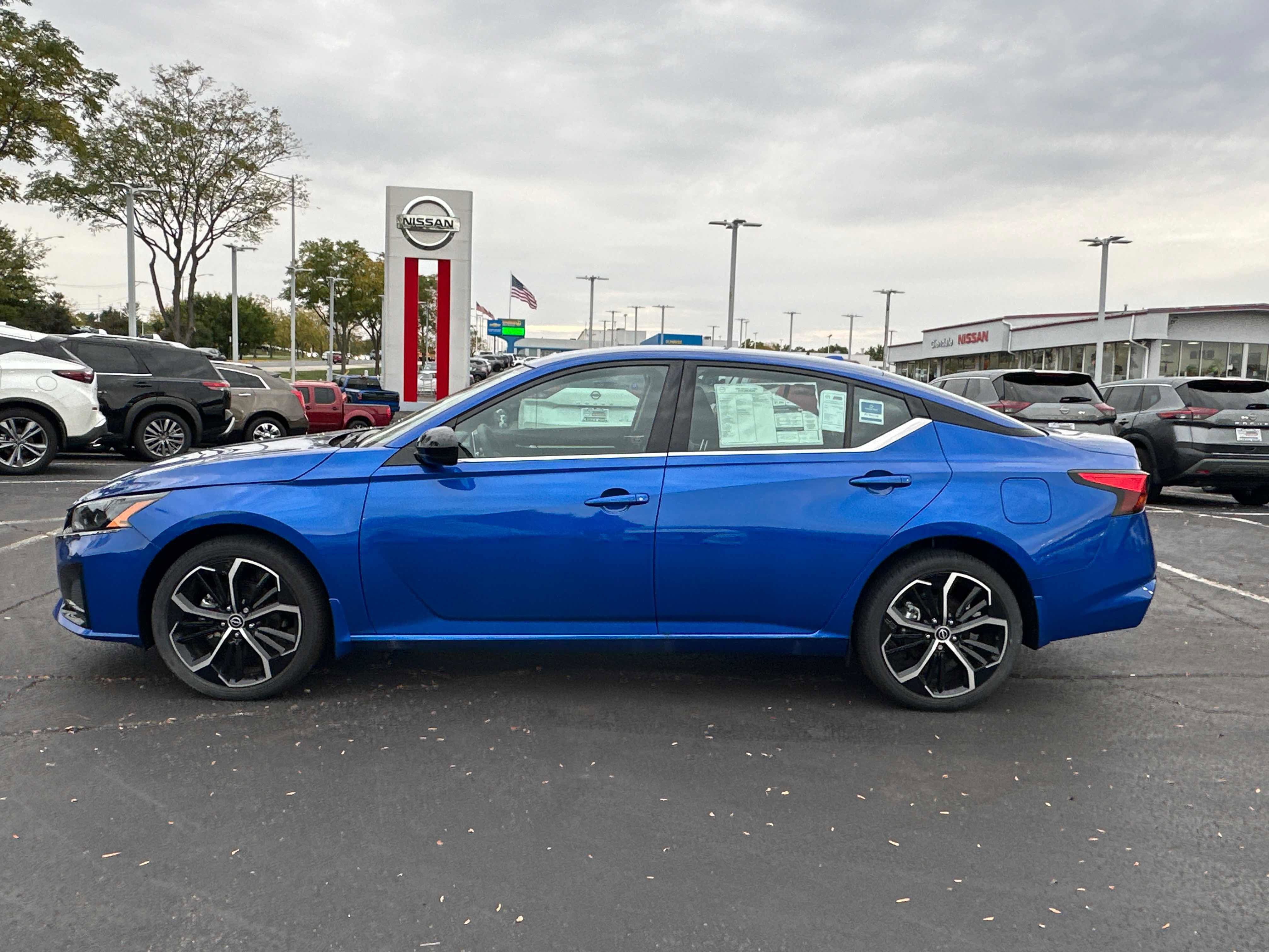 New 2025 Nissan Altima 2.5 SR image 7