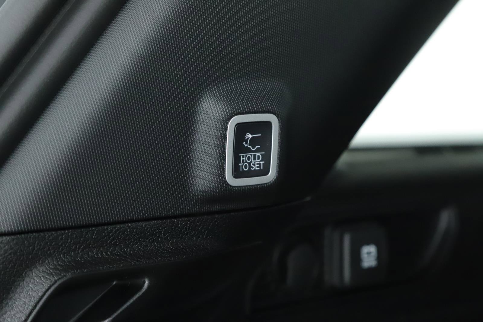 New 2025 Jeep Grand Cherokee Limited image 40