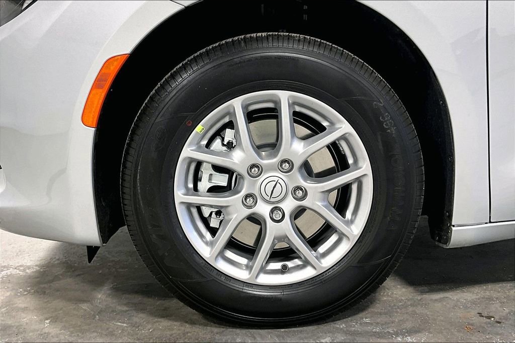 New 2026 Chrysler Voyager LX image 29