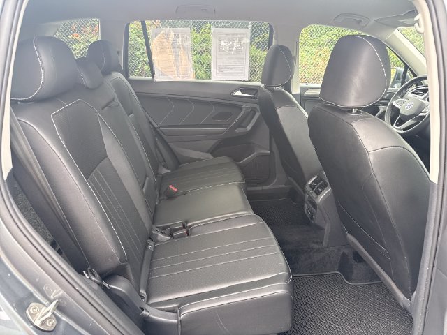 Used 2024 Volkswagen Tiguan SE AWD/4WD image 10