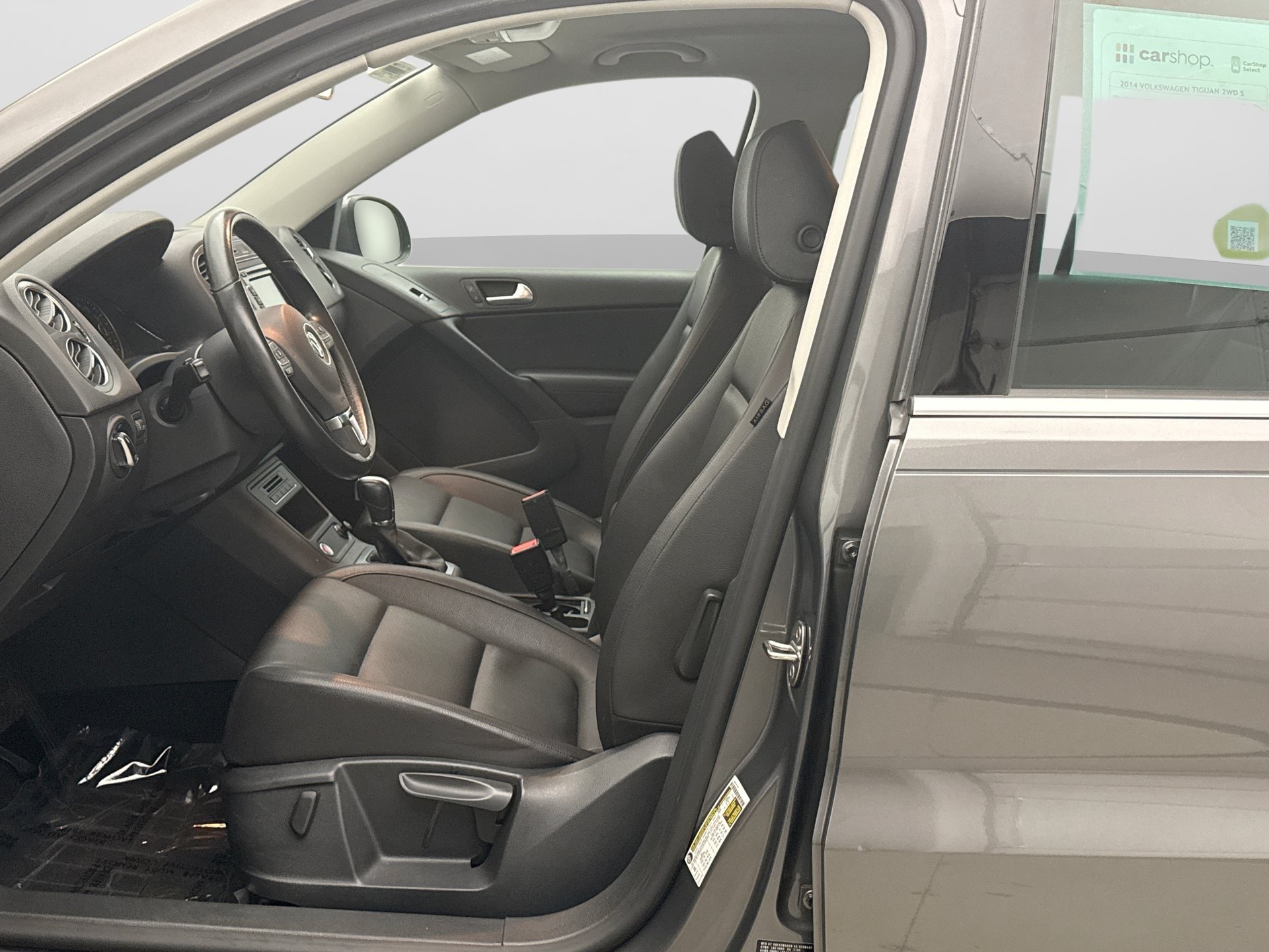 Used 2014 Volkswagen Tiguan S FWD image 11