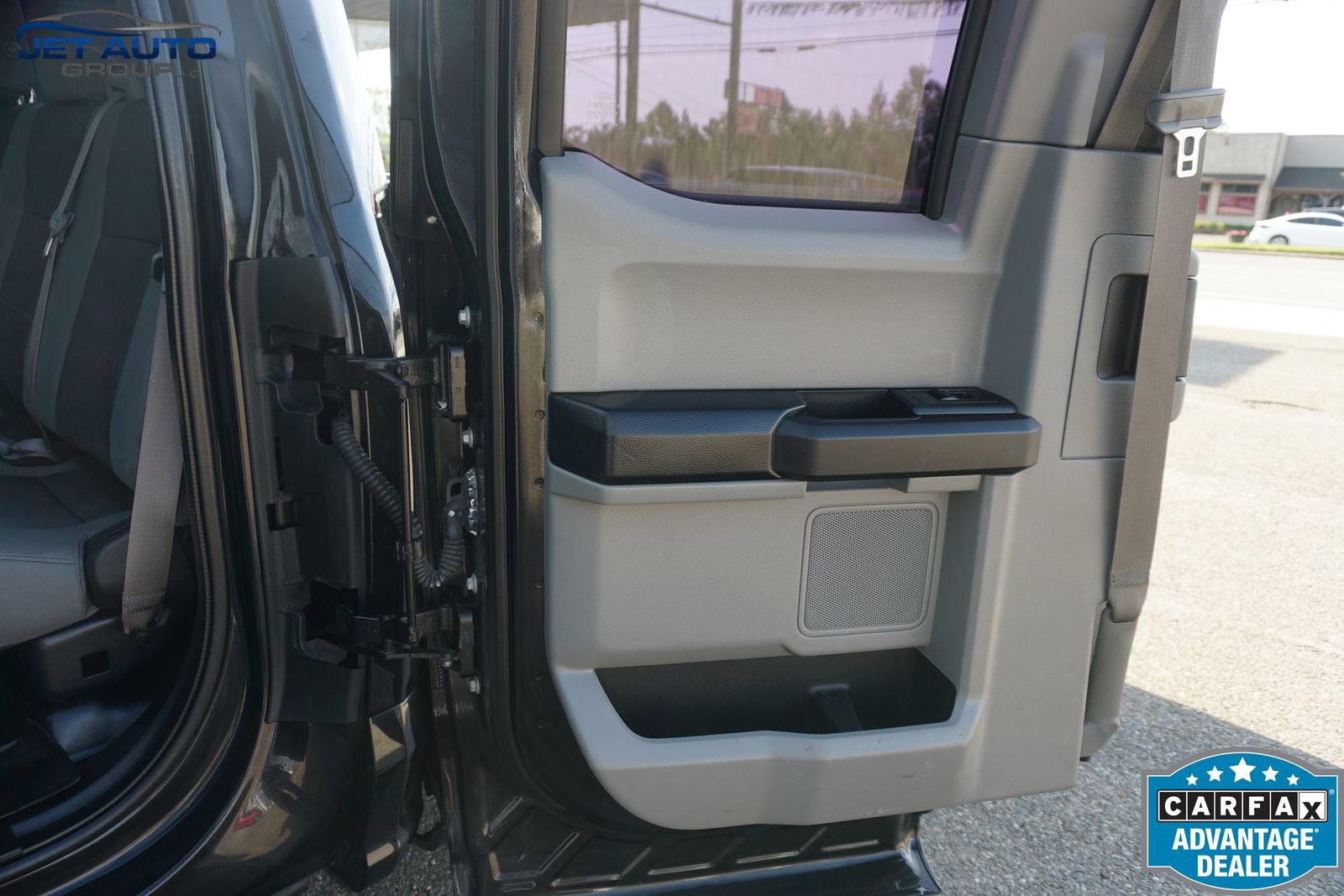 Used 2015 Ford F150 XL w/ Equipment Group 101A Mid AWD/4WD image 17