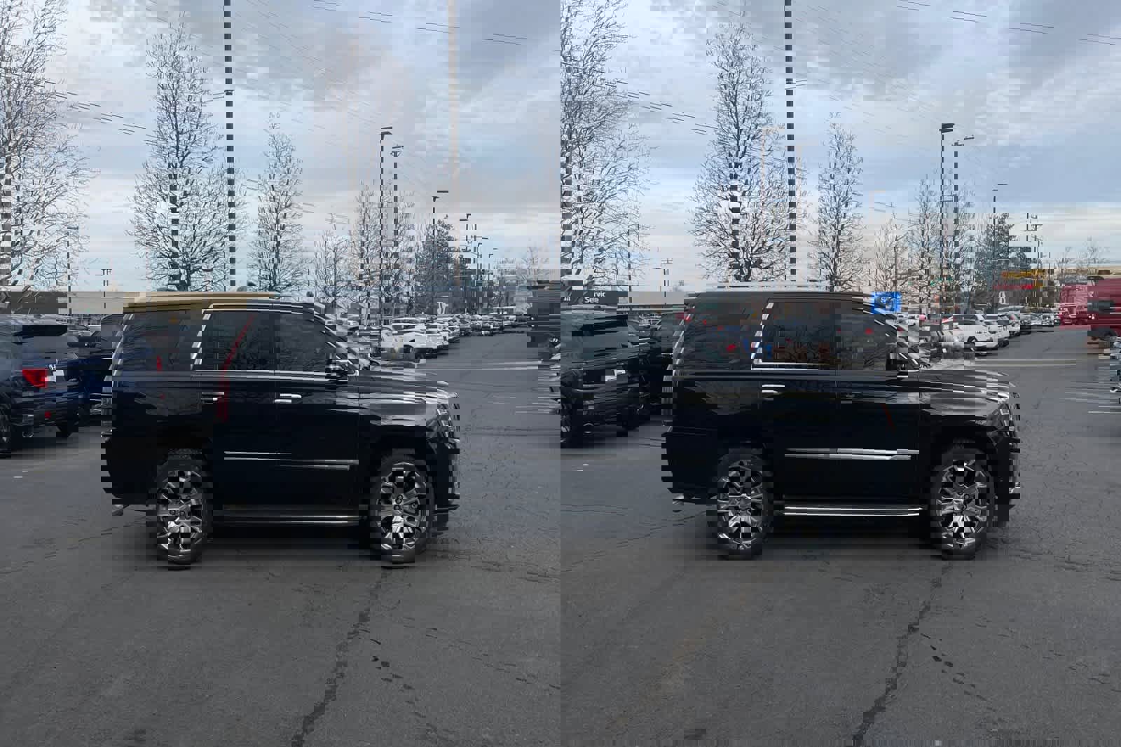 Used 2017 Cadillac Escalade Luxury image 8