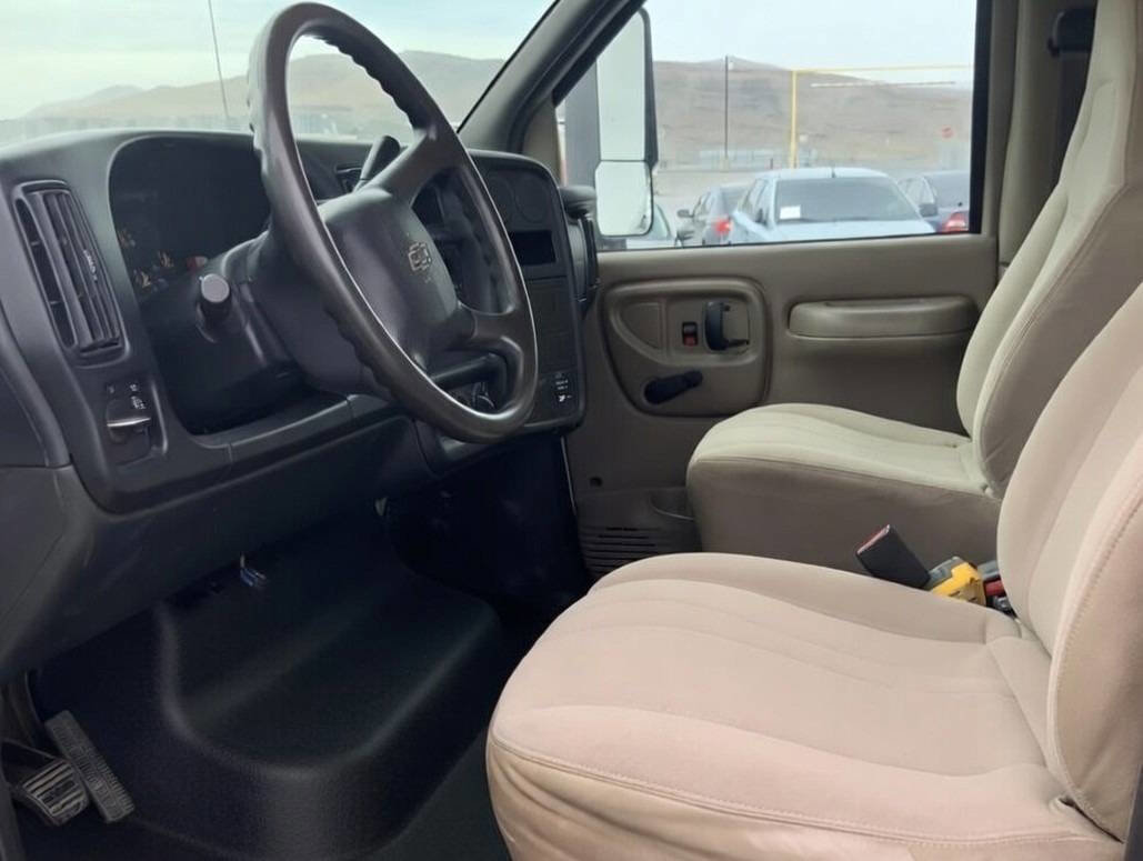 Used 2008 Chevrolet Kodiak C4500 2WD Regular Cab image 11