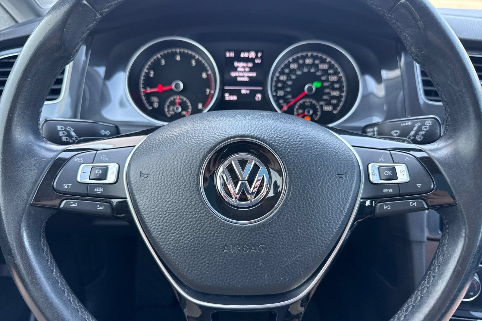 Used 2019 Volkswagen Golf S FWD image 23