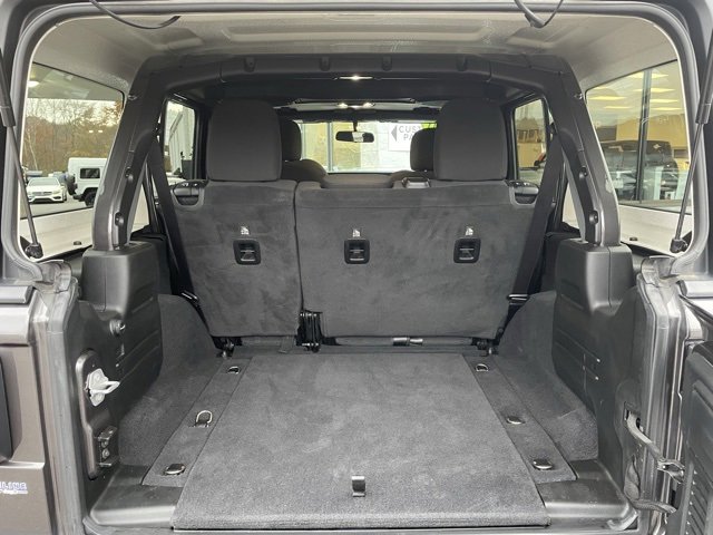 Used 2020 Jeep Wrangler Unlimited Sahara w/ Cold Weather Group image 27