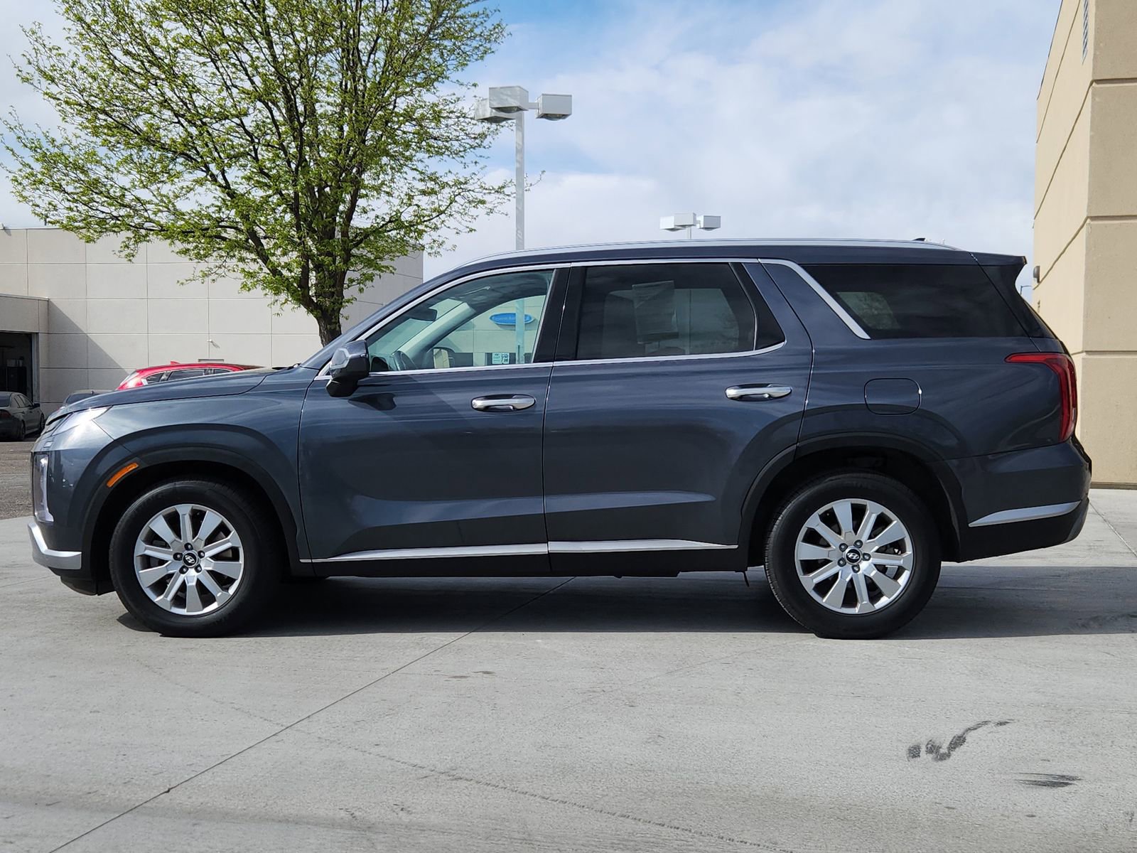 Used 2024 Hyundai Palisade SEL AWD/4WD image 2