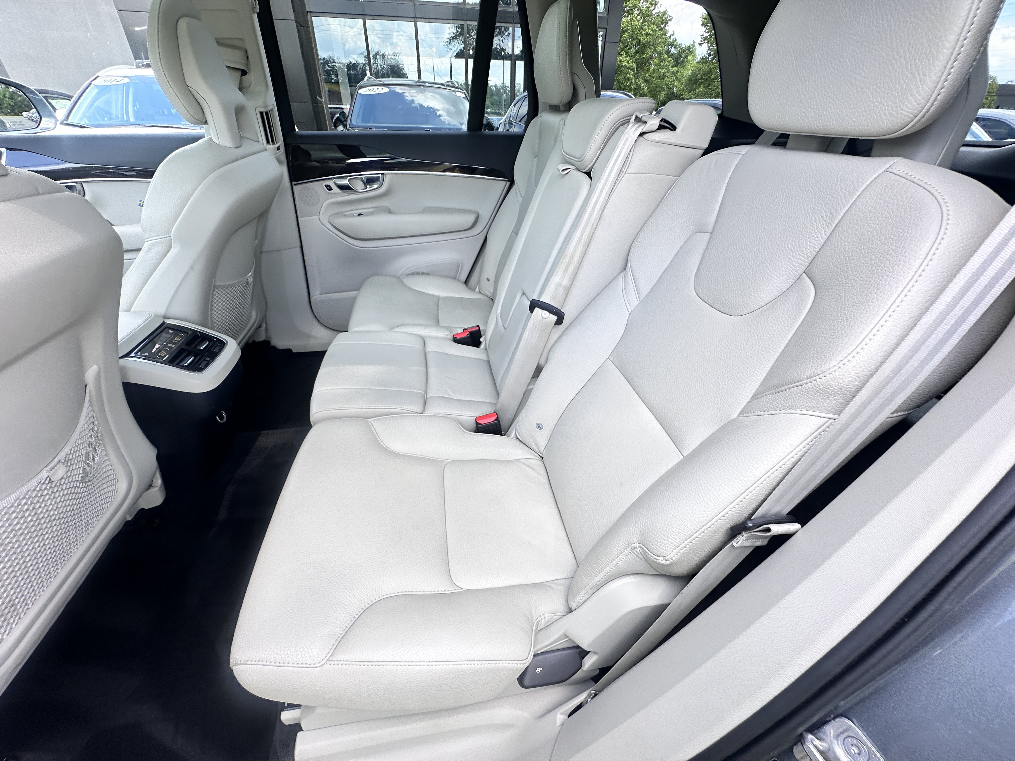 Used 2017 Volvo XC90 T6 Momentum w/ Vision Package AWD/4WD image 33