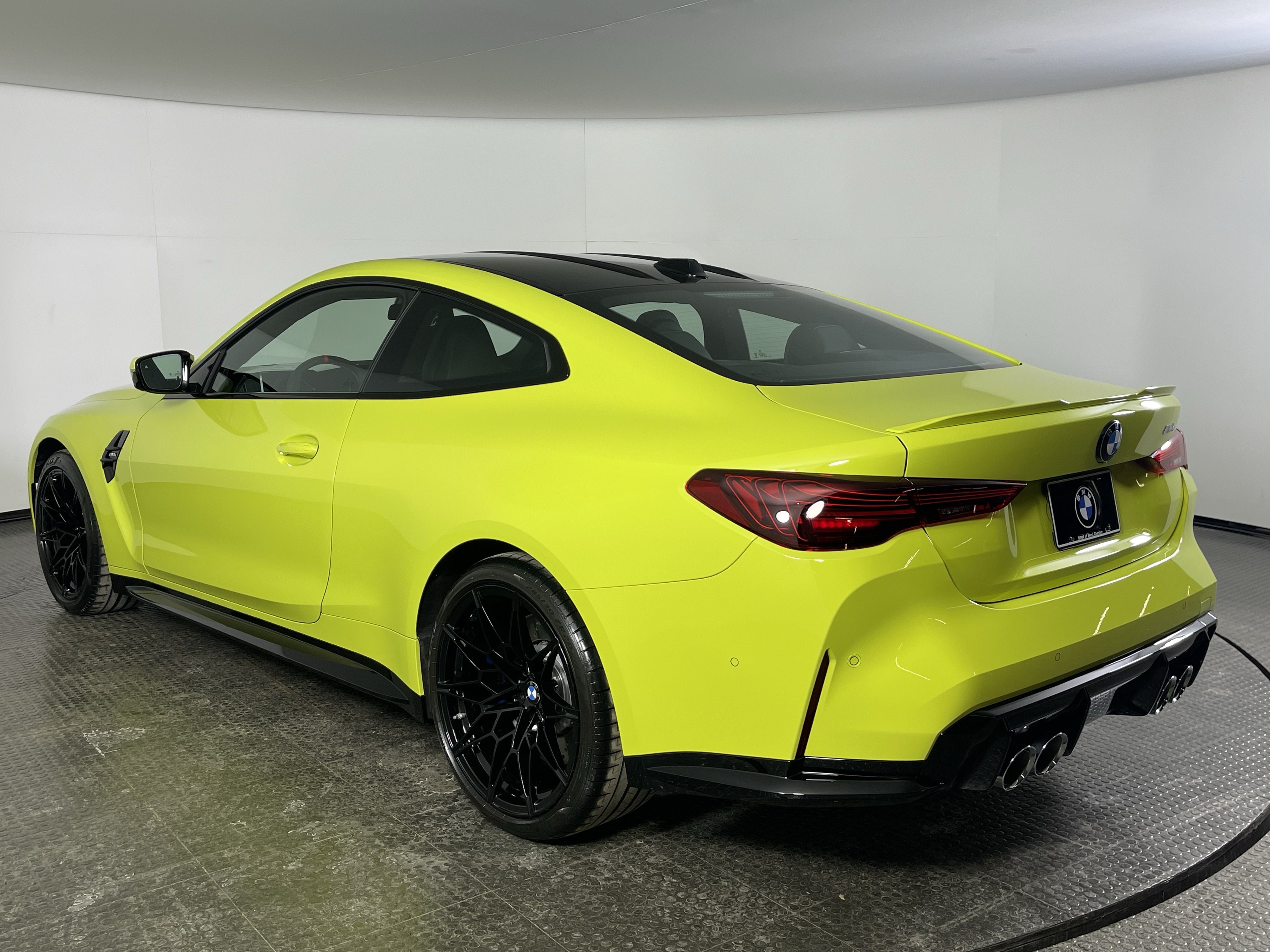 Used 2026 BMW M4 Coupe w/ Executive Package RWD image 6