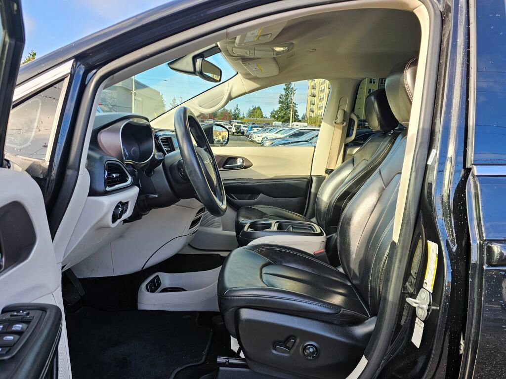 Used 2021 Chrysler Voyager Lxi image 18