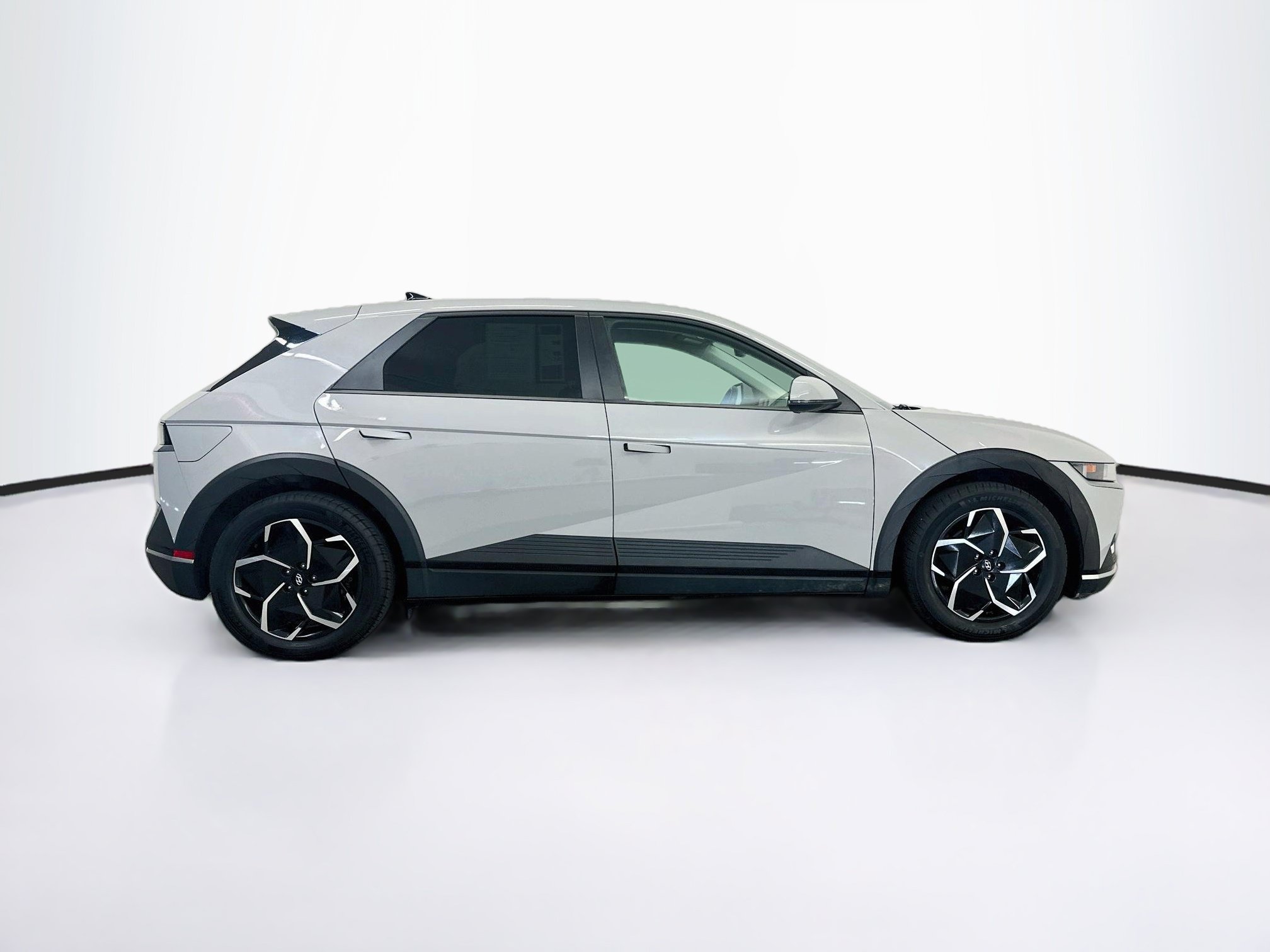 Used 2024 Hyundai Ioniq 5 SEL AWD/4WD image 10