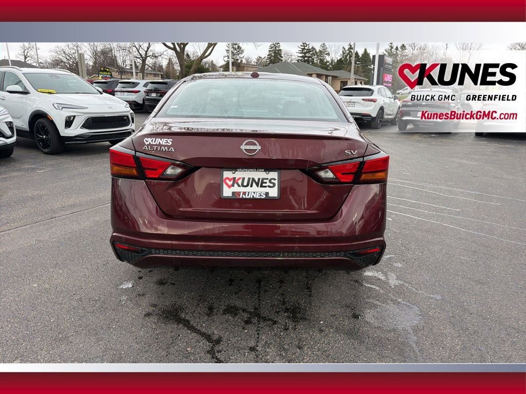 Used 2024 Nissan Altima 2.5 SV FWD image 5