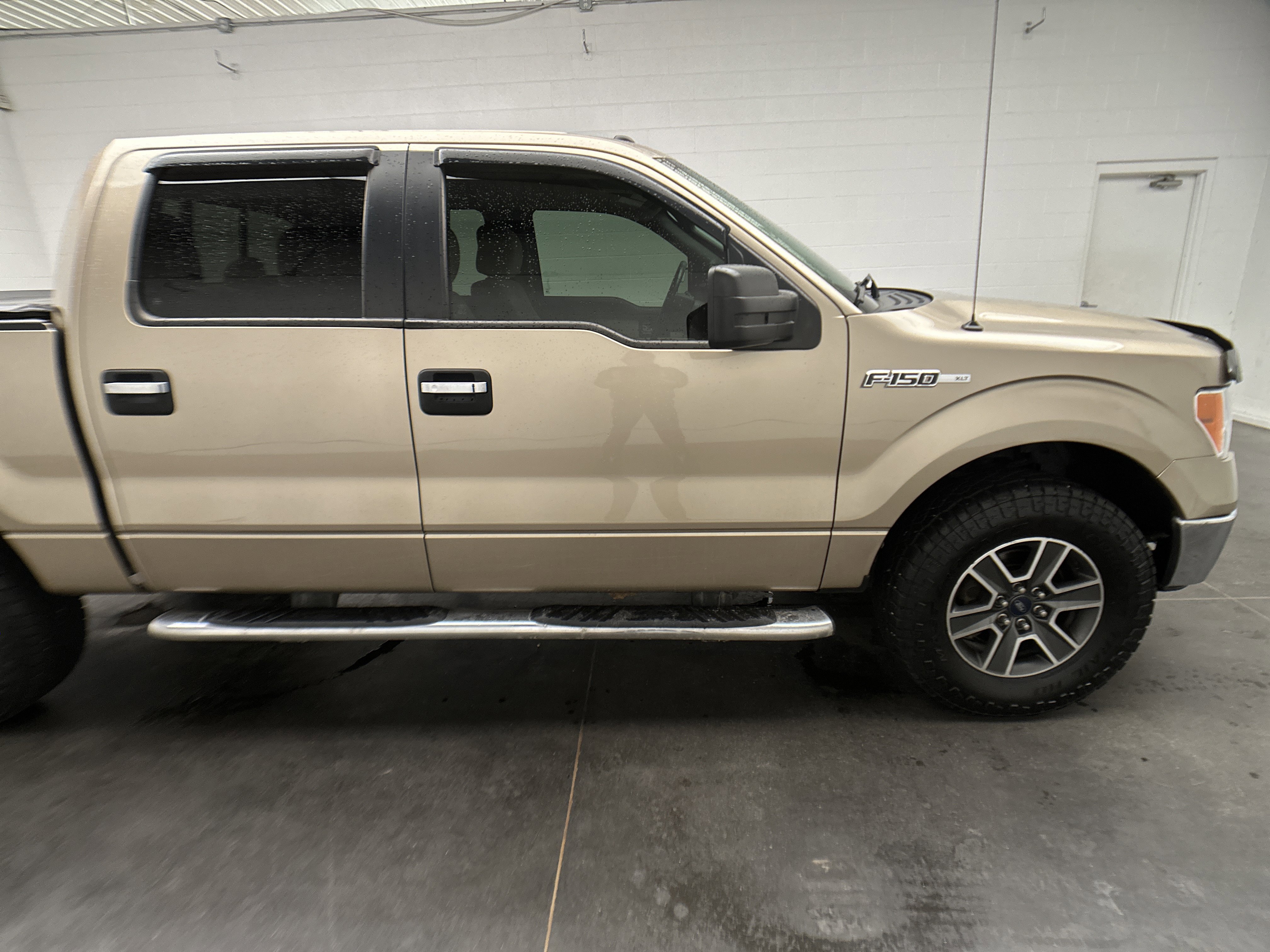 Used 2013 Ford F150 XLT w/ Luxury Equipment Group AWD/4WD image 10