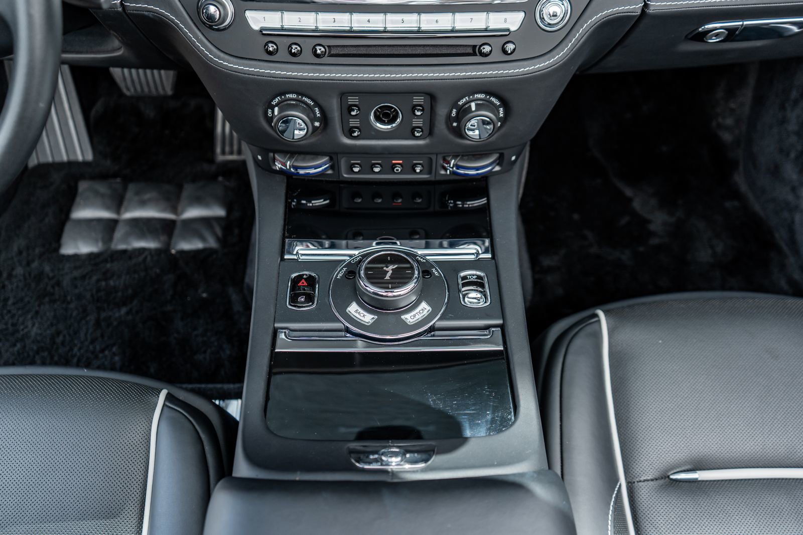 Used 2020 Rolls-Royce Dawn RWD image 32