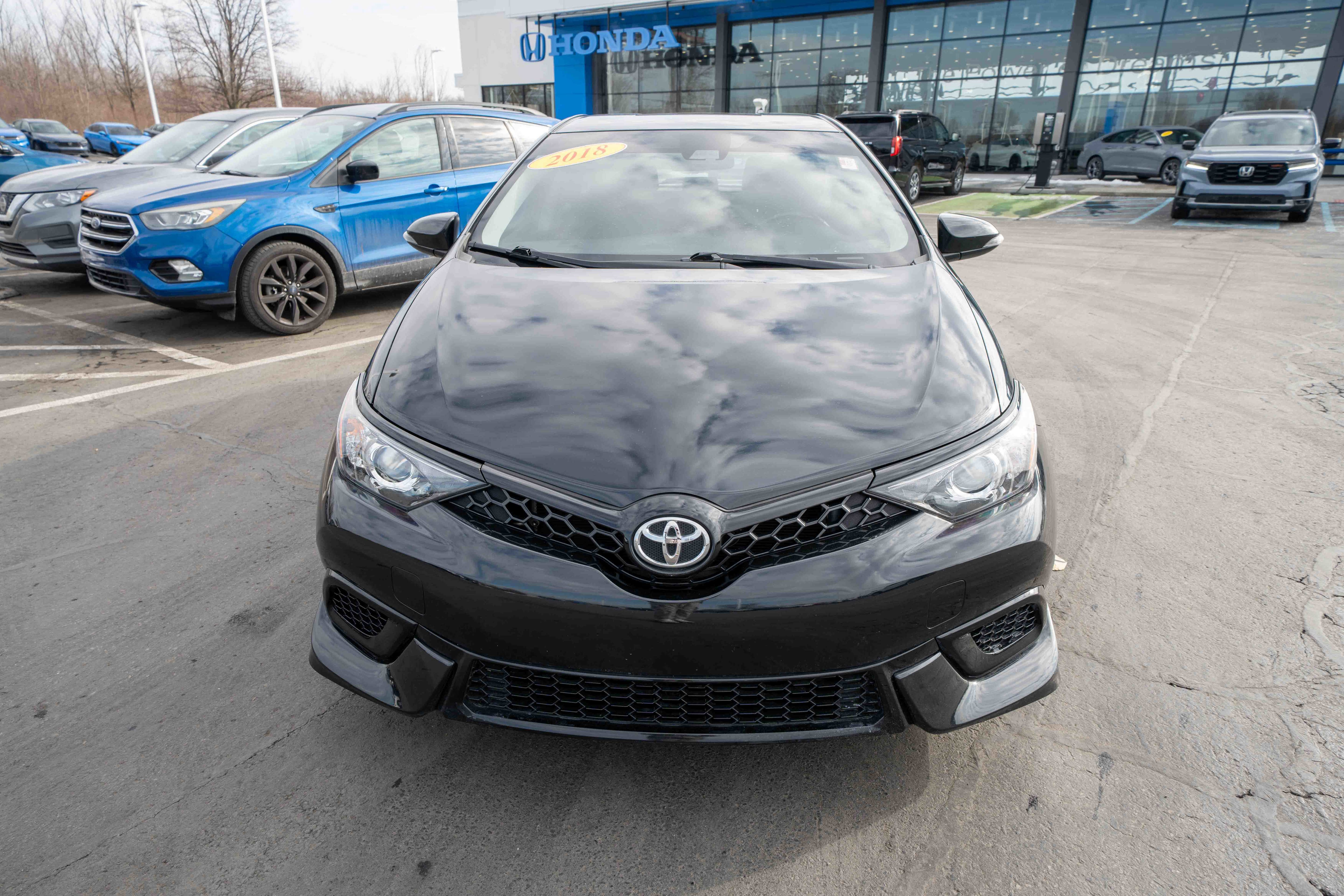 Used 2018 Toyota Corolla iM image 2