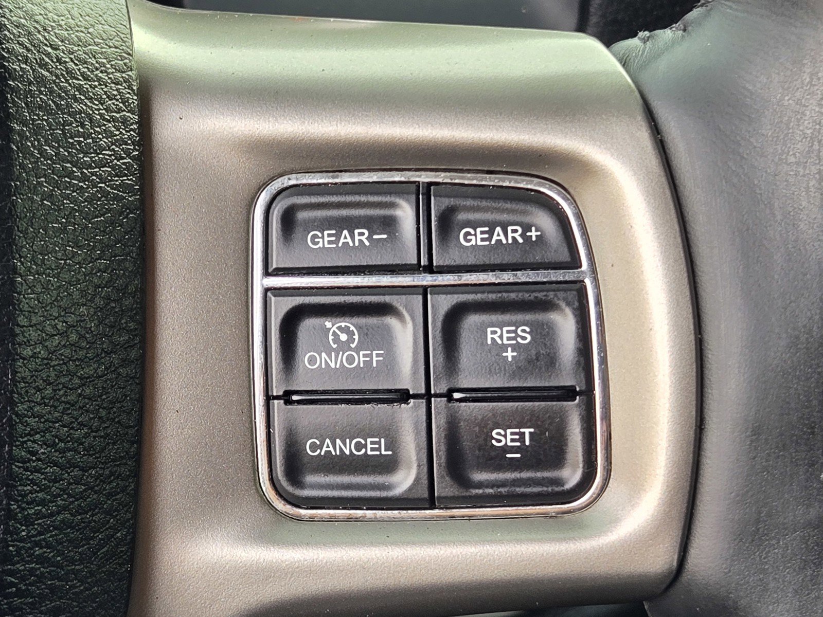 Used 2014 RAM 1500 Laramie w/ Convenience Group image 22