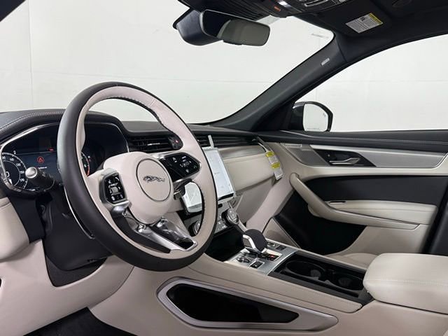 New 2025 Jaguar F-PACE R-Dynamic S image 4