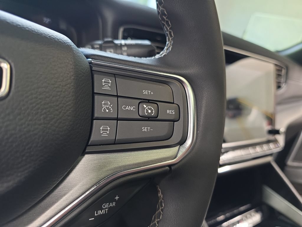 Used 2024 Jeep Wagoneer Series II AWD/4WD image 18