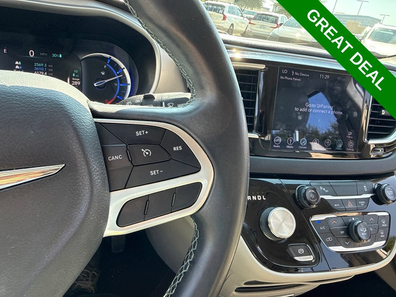 Used 2018 Chrysler Pacifica Touring-L FWD image 20