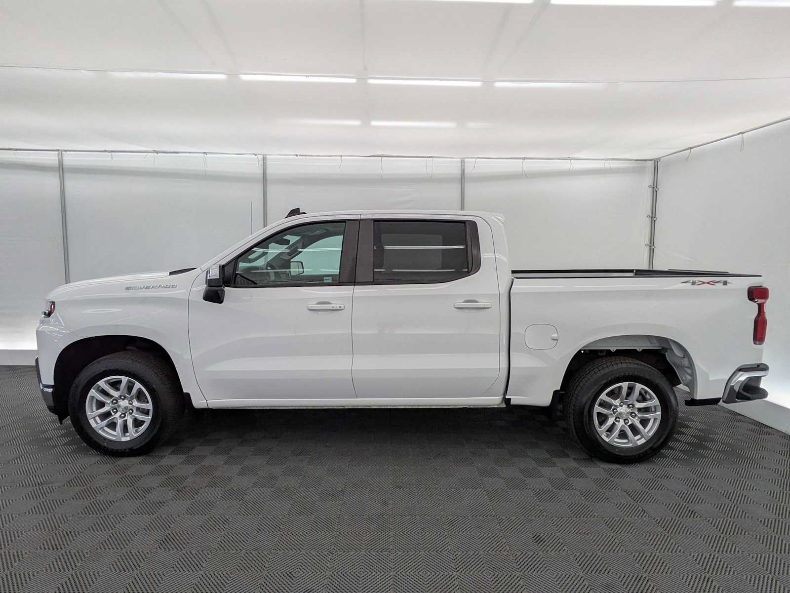 Used 2020 Chevrolet Silverado 1500 LT w/ All-Star Edition AWD/4WD image 3