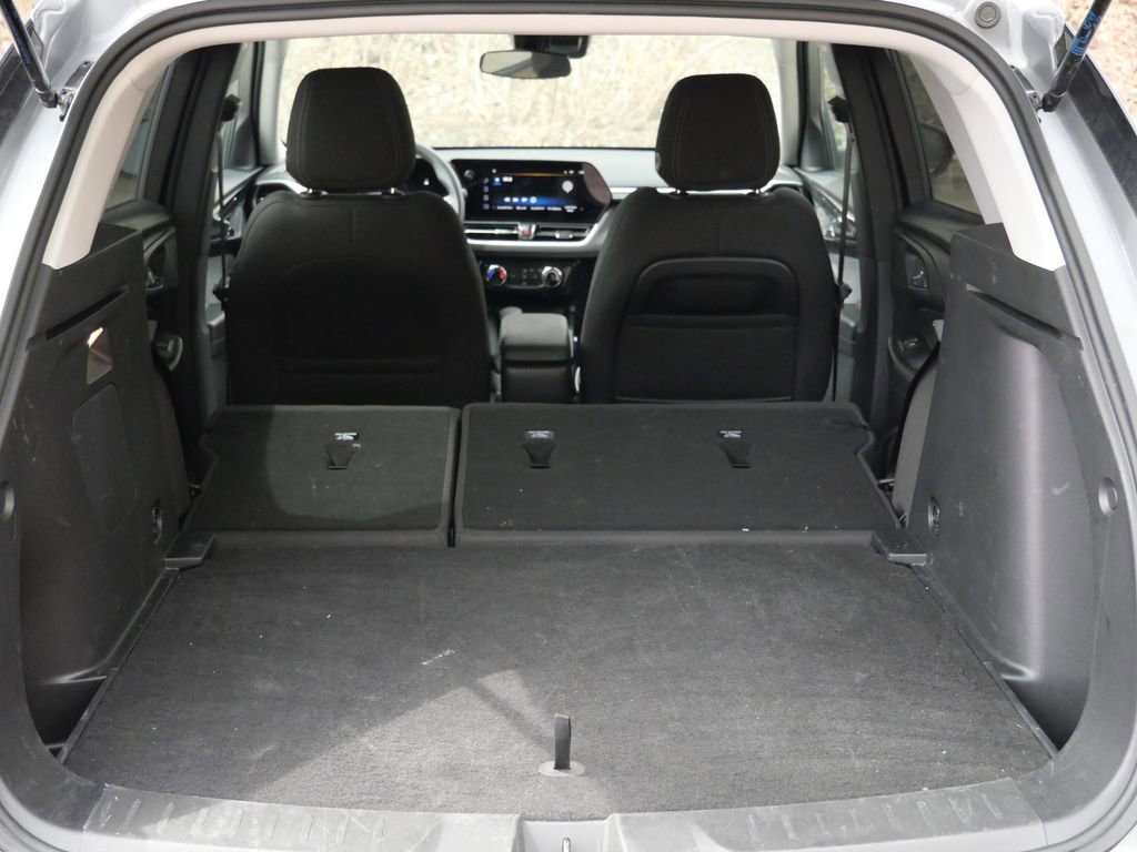Used 2025 Chevrolet TrailBlazer LT AWD/4WD image 30