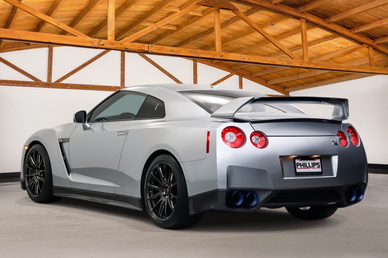 Used 2009 Nissan GT-R Premium AWD/4WD image 3