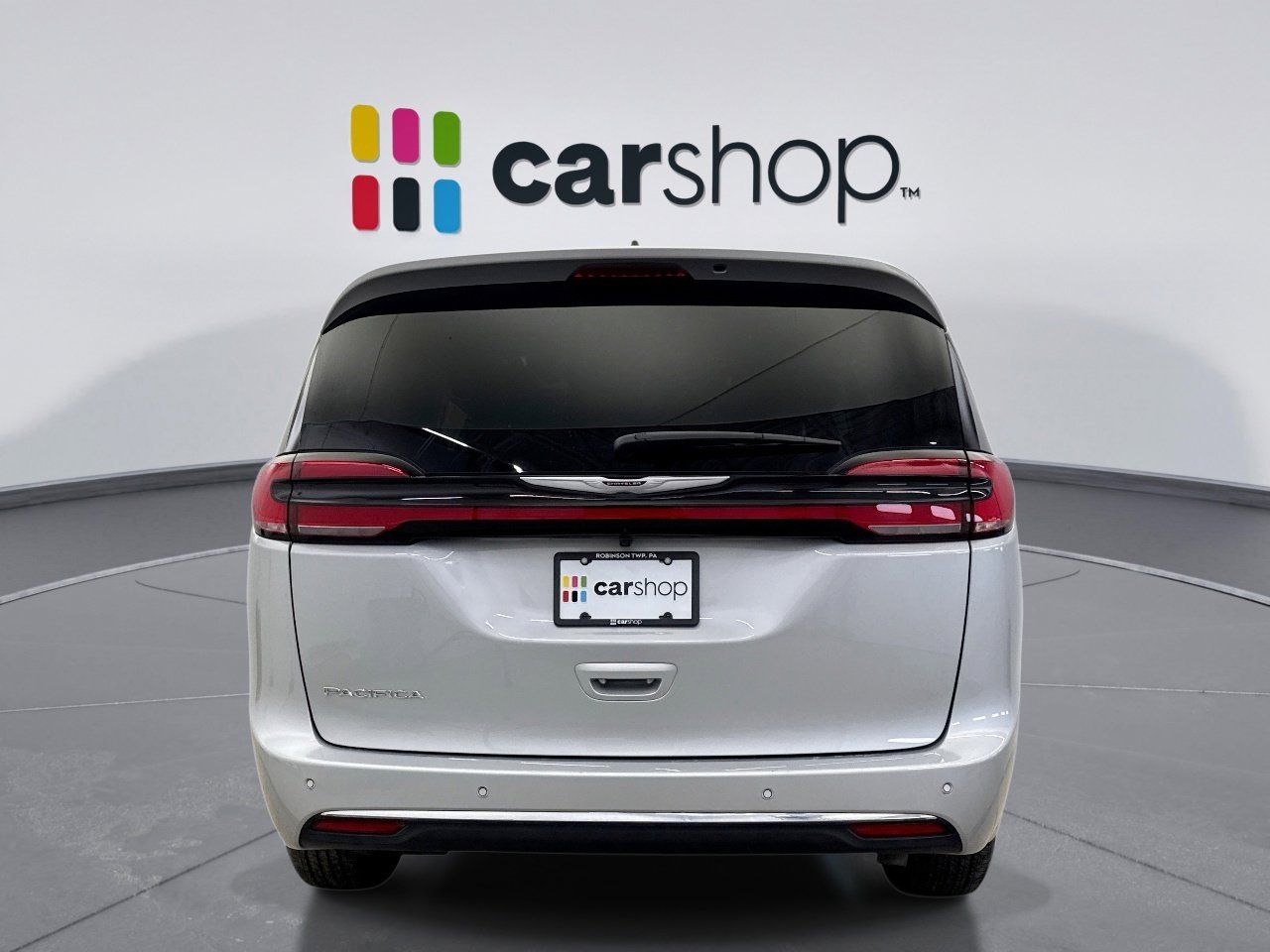 Used 2026 Chrysler Pacifica Select image 4