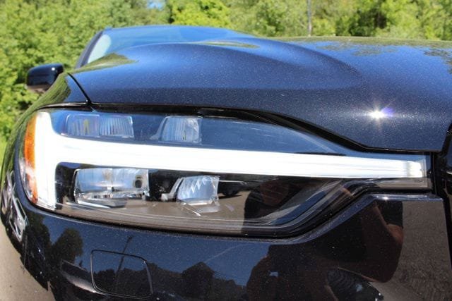 New 2026 Volvo XC60 T8 Ultra w/ Protection Package Premier AWD/4WD image 10