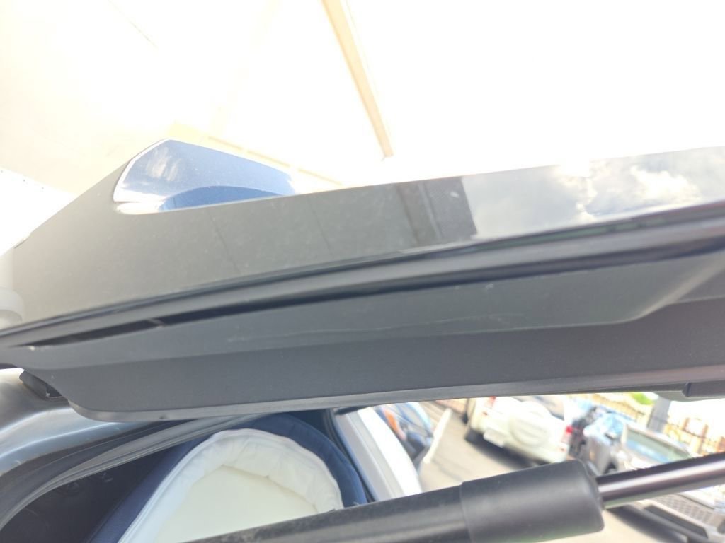 Used 2020 Lexus UX 200 image 4