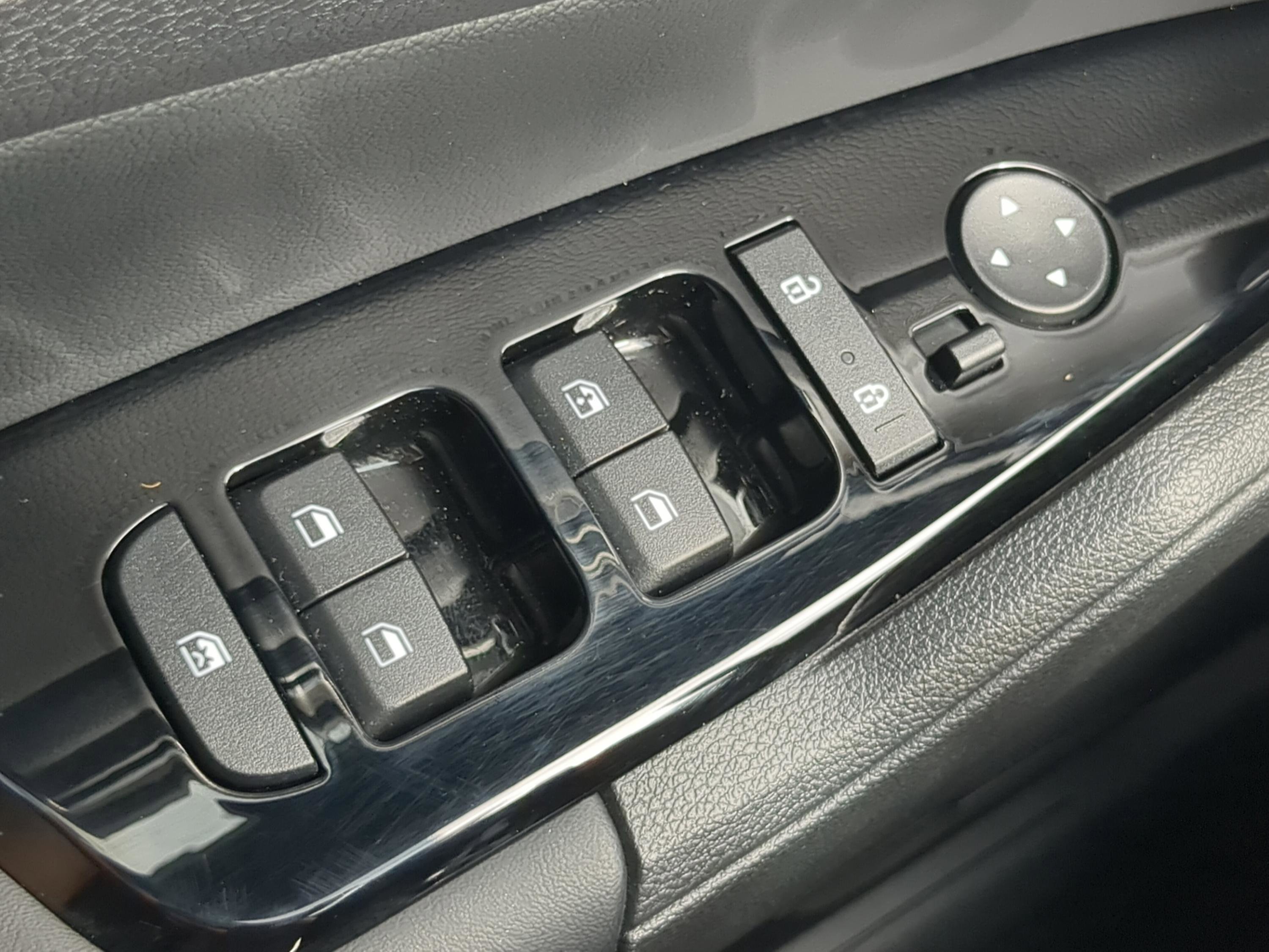 Certified 2023 Kia Sportage EX AWD/4WD image 19
