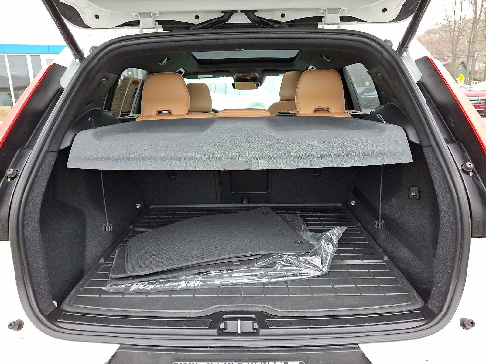 Used 2020 Volvo XC40 T5 Momentum image 27