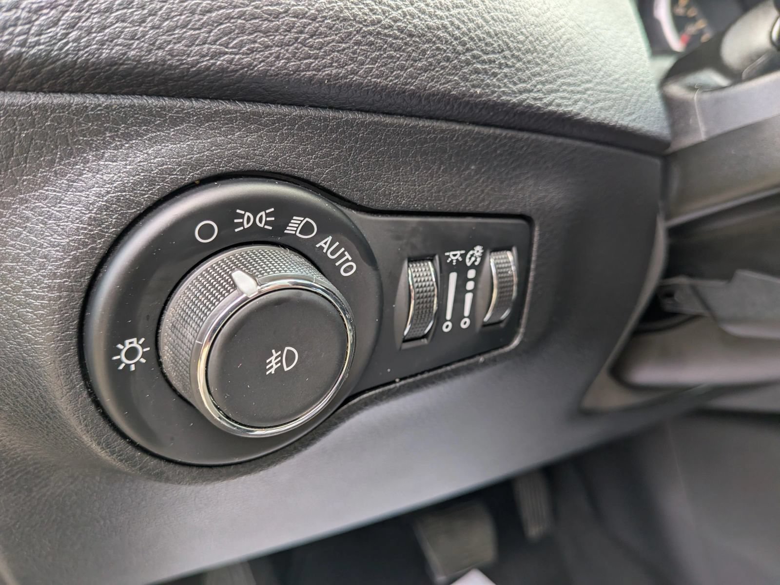 Used 2019 Jeep Compass Limited AWD/4WD image 45
