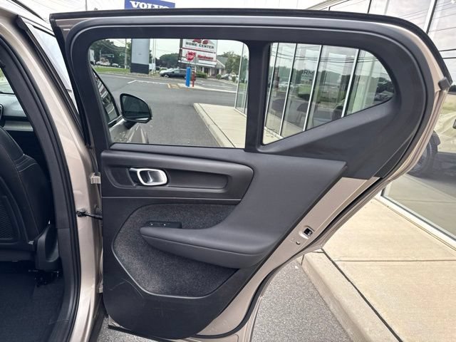 Certified 2023 Volvo XC40 B5 Plus w/ Climate Package AWD/4WD image 12