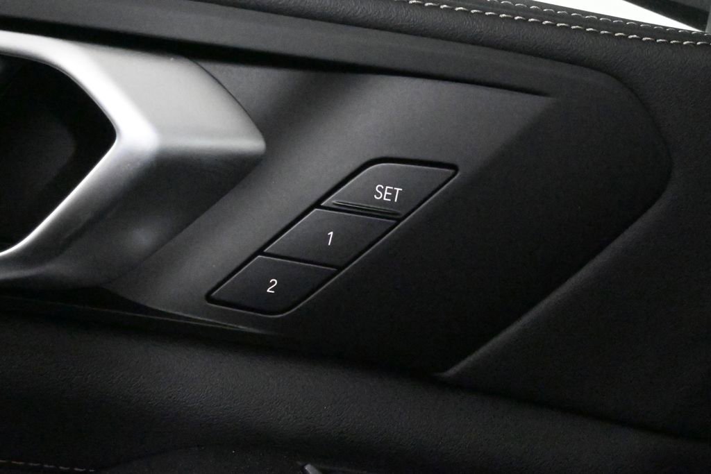 Used 2025 BMW X5 xDrive50e w/ M Sport Package image 31