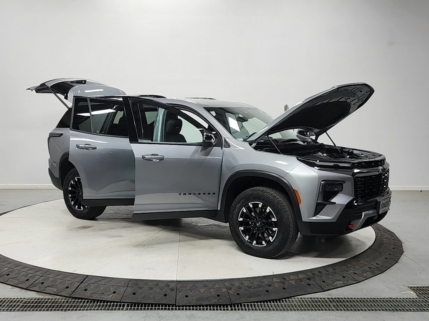 Used 2025 Chevrolet Traverse Z71 AWD/4WD image 9