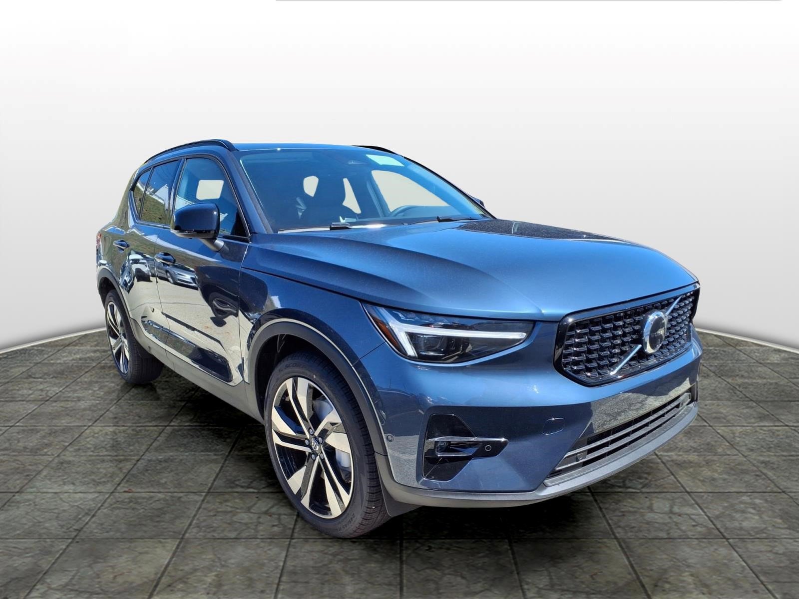 New 2026 Volvo XC40 B5 Ultra w/ Climate Package AWD/4WD image 1