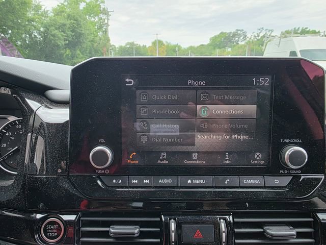 Used 2022 Nissan Pathfinder SV AWD/4WD image 3