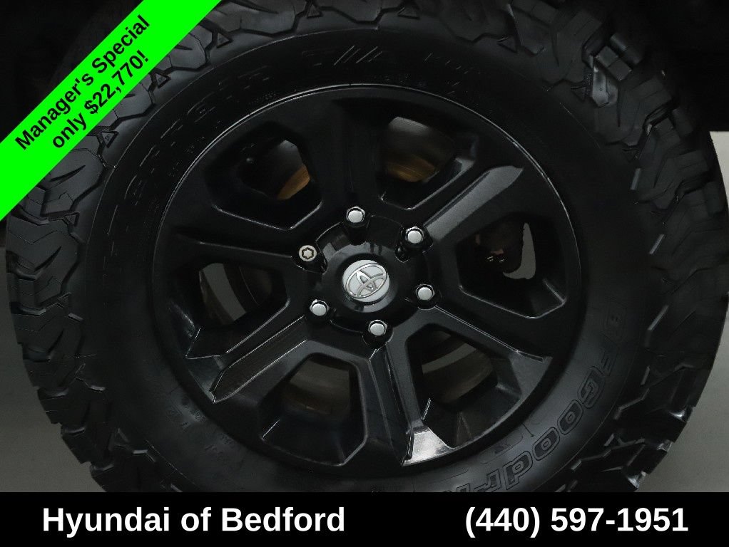 Used 2016 Toyota 4Runner SR5 AWD/4WD image 40