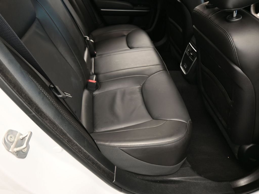 Used 2023 Chrysler 300 Touring L image 30